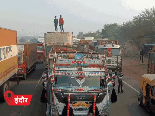 हिट एंड रन कानून में ज्यादा सजा-जुर्माने का विरोध:10 राज्यों में ट्रक-बस ड्राइवर्स की हड़ताल; कई जगह आवाजाही रुकी, पेट्रोल पंप पर लंबी कतारें